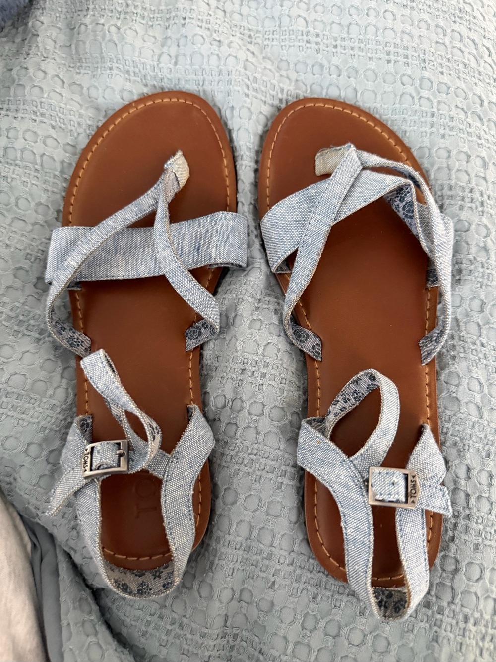 Tom’s Light Blue Denim Strap Brown Footbed Sandals
